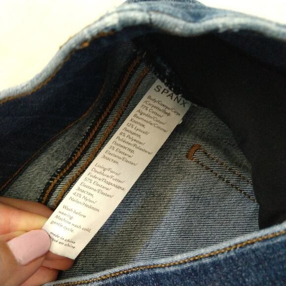 Spanx Distressed Ankle Skinny Jeans Size M Drop Raw Hem Slimming Stretch - Picture 6 of 7